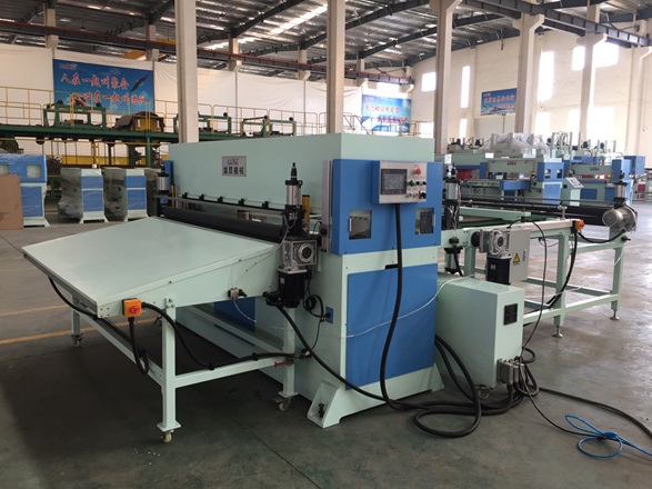 XYJ－3/100  汽車腳墊自動(dòng)送料裁斷機(jī)
